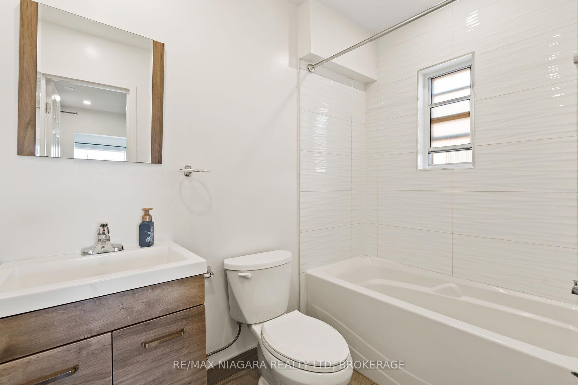 Photo 4 of Unit 2, 237 Church Street, St. Catharines, E. Chester — HOMEH