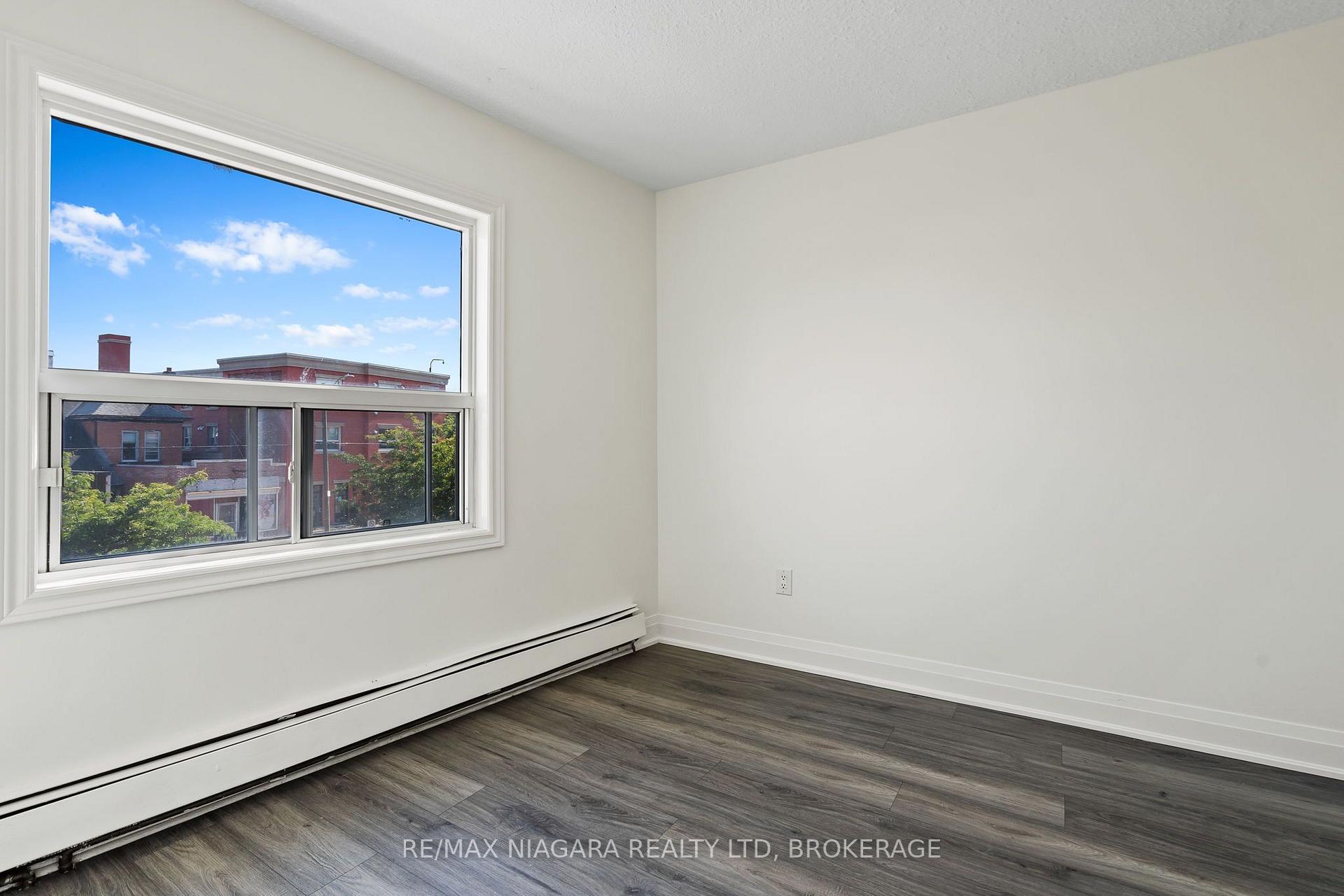 Photo 5 of Unit 2, 237 Church Street, St. Catharines, E. Chester — HOMEH