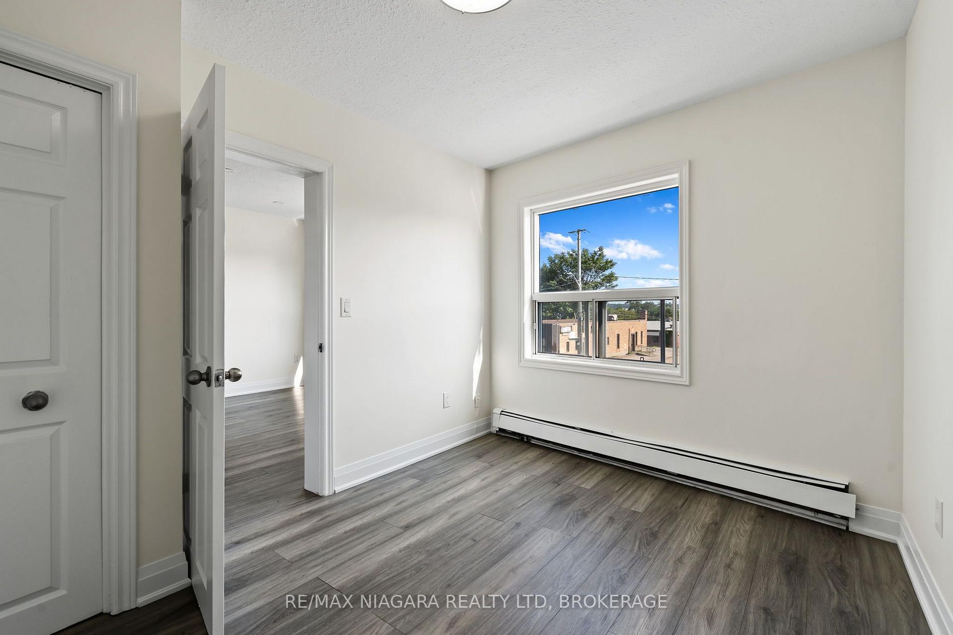 Photo 6 of Unit 2, 237 Church Street, St. Catharines, E. Chester — HOMEH