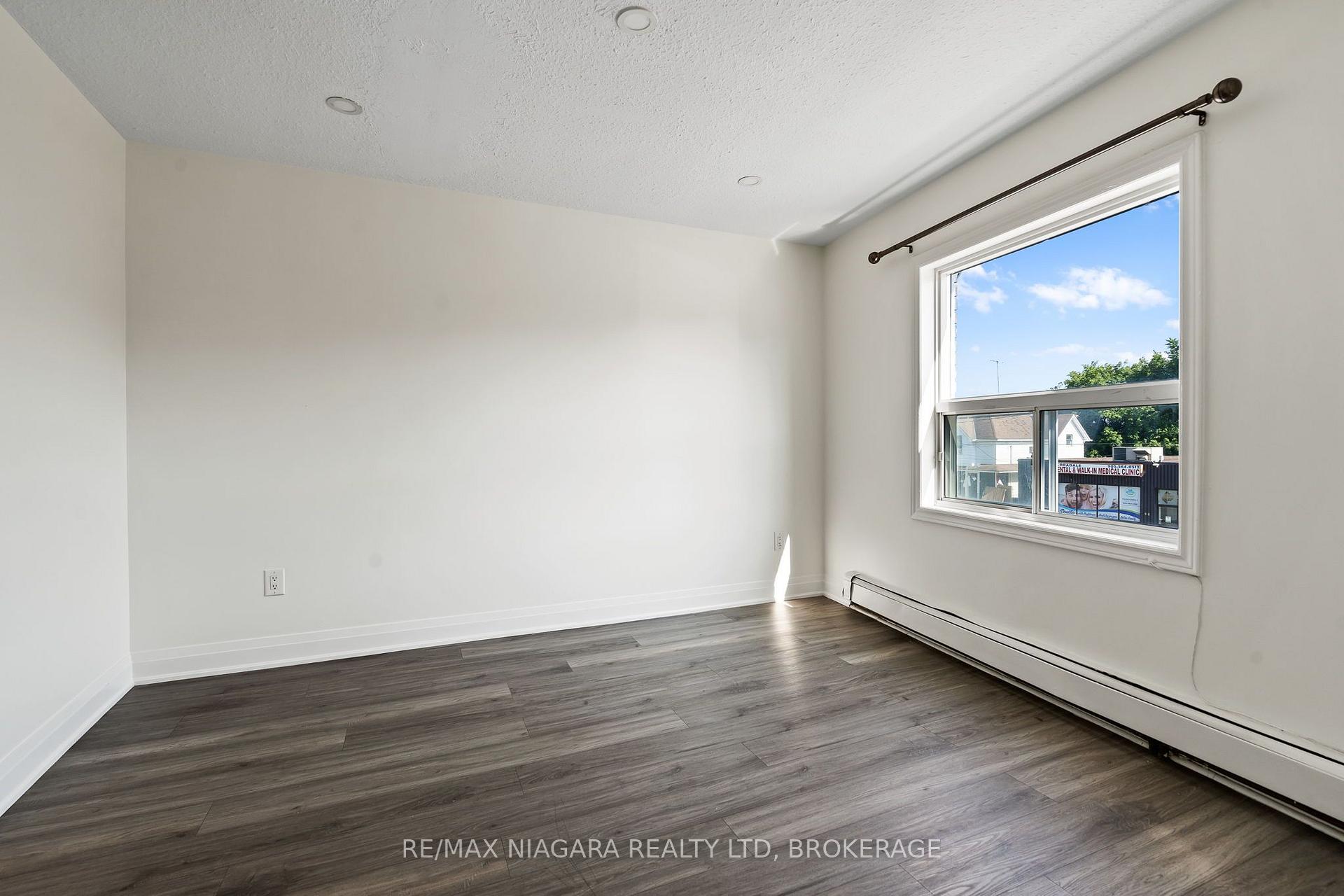 Photo 7 of Unit 2, 237 Church Street, St. Catharines, E. Chester — HOMEH
