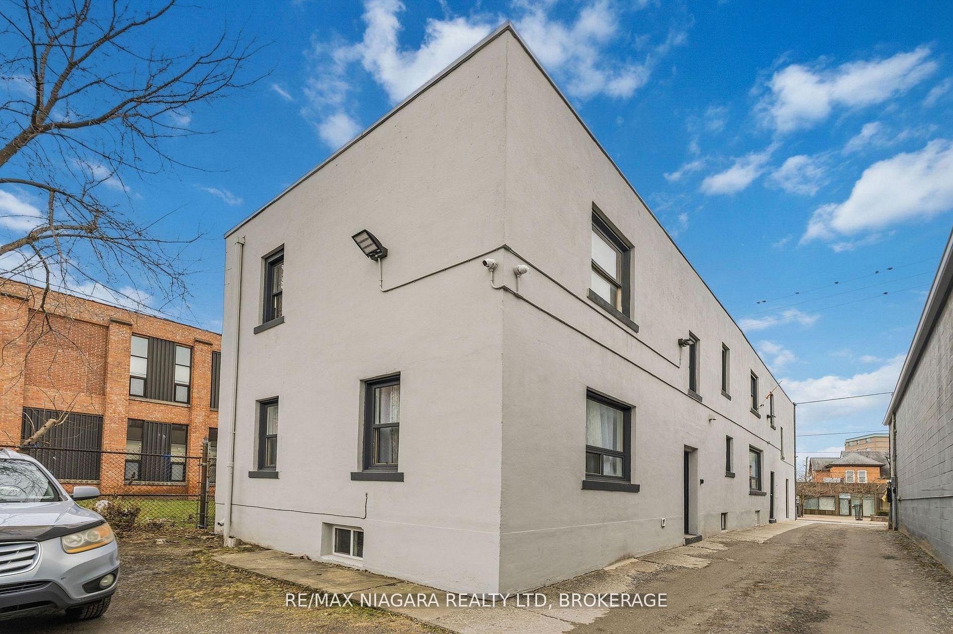 Photo 10 of Unit 2, 237 Church Street, St. Catharines, E. Chester — HOMEH