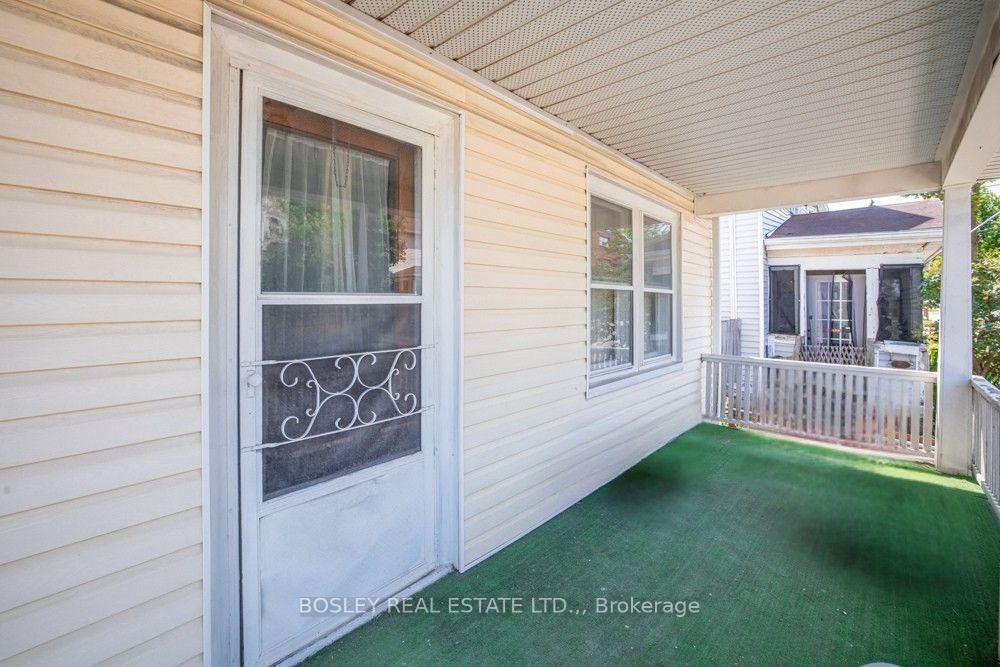 Photo 4 of 28 Tasker Street, St. Catharines, E. Chester — HOMEH
