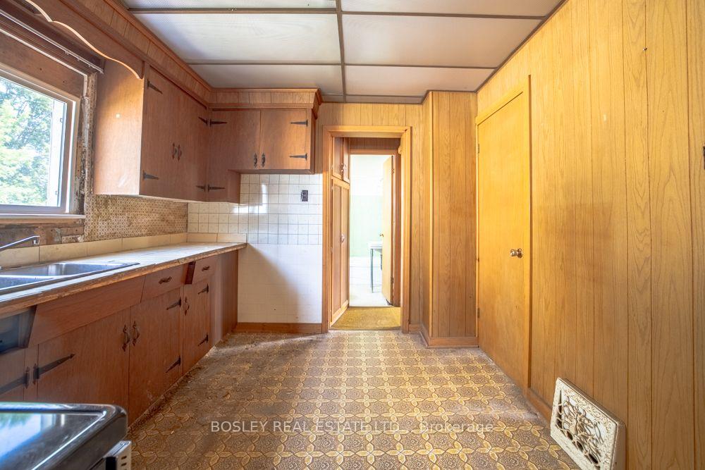 Photo 10 of 28 Tasker Street, St. Catharines, E. Chester — HOMEH