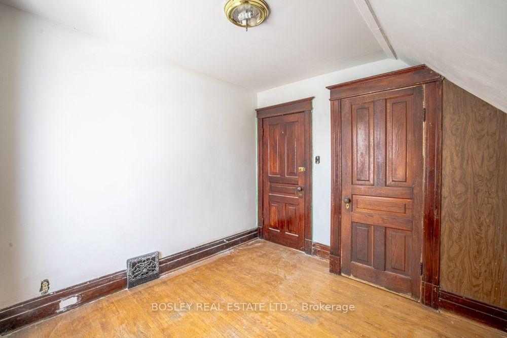 Photo 15 of 28 Tasker Street, St. Catharines, E. Chester — HOMEH