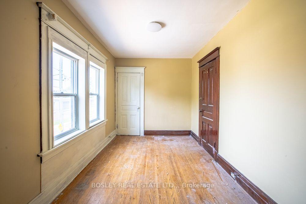 Photo 16 of 28 Tasker Street, St. Catharines, E. Chester — HOMEH