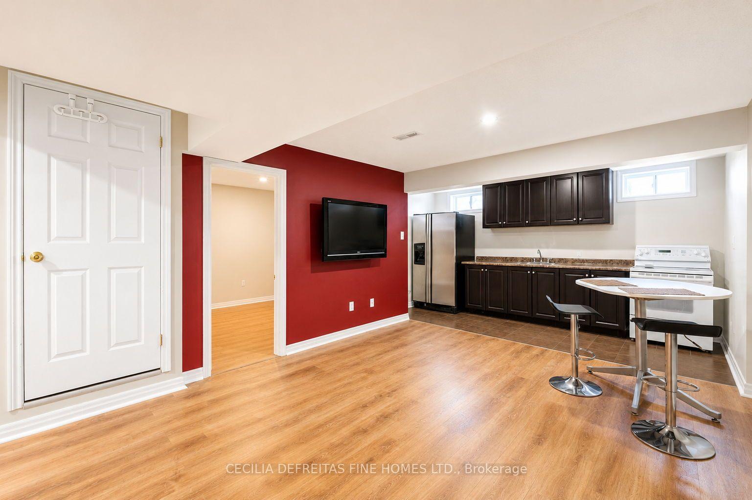 Photo 3 of Unit Bsmt, 294 Wildberry Crescent, Vaughan, Vellore Village — HOMEH