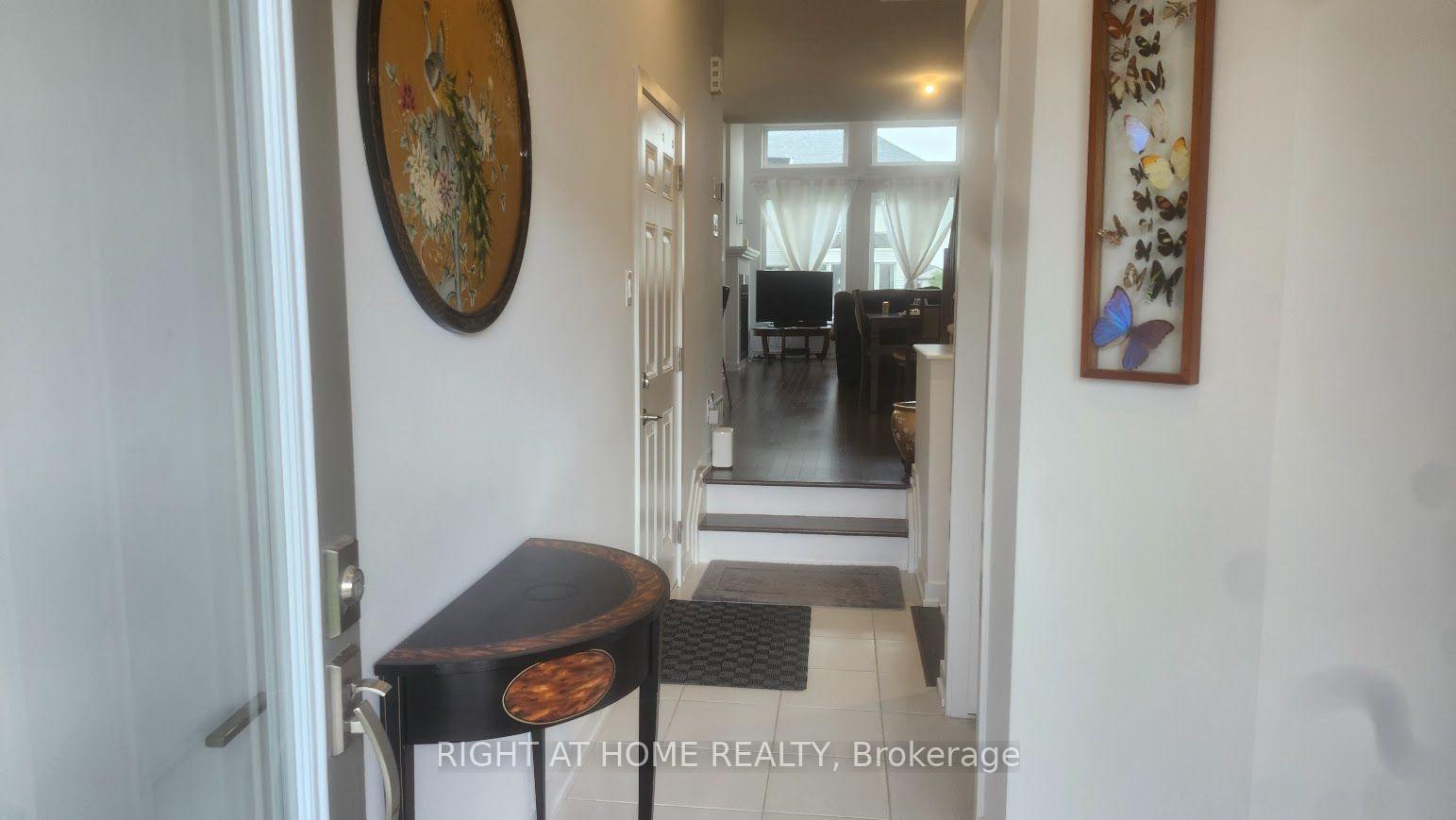 Photo 5 of 212 Trumpeter Grove, Ottawa, Riverside South/Gloucester Glen — HOMEH
