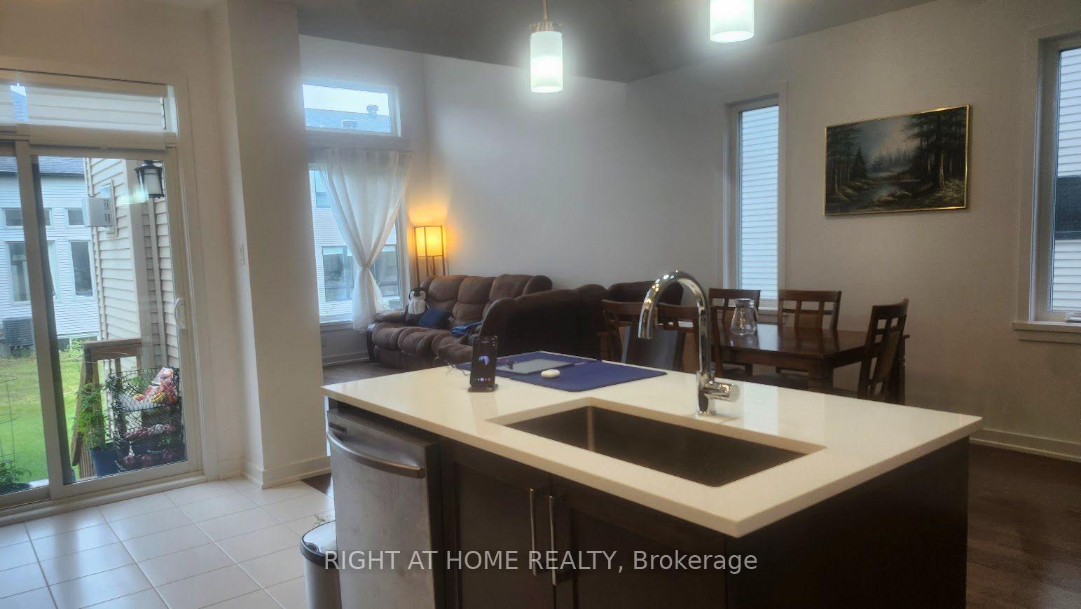 Photo 11 of 212 Trumpeter Grove, Ottawa, Riverside South/Gloucester Glen — HOMEH