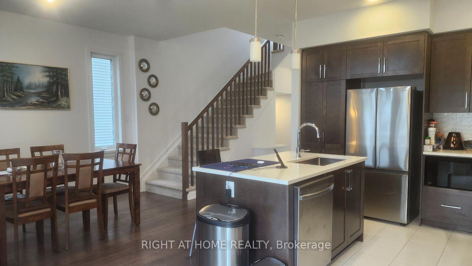 Photo 12 of 212 Trumpeter Grove, Ottawa, Riverside South/Gloucester Glen — HOMEH