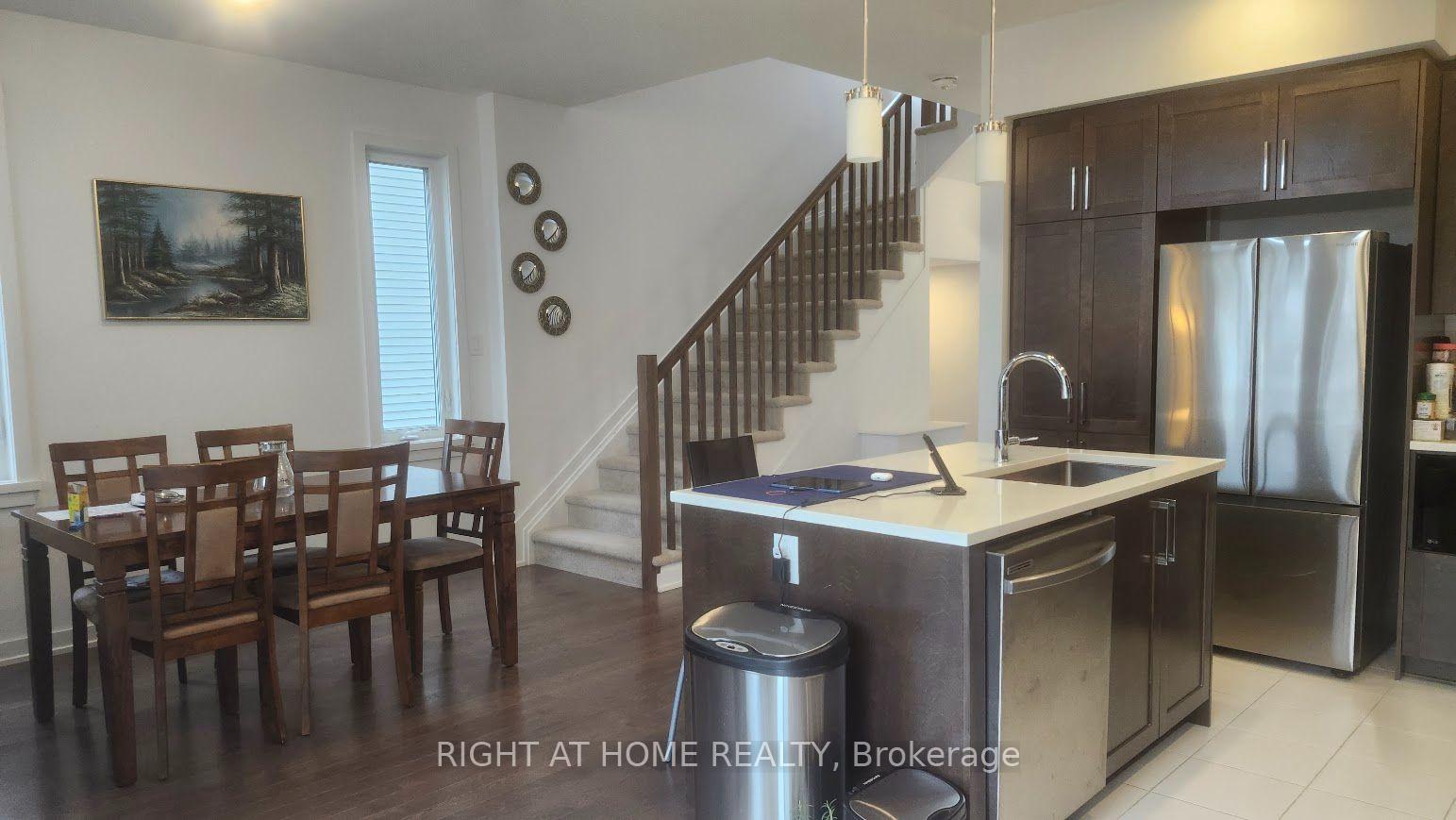 Photo 13 of 212 Trumpeter Grove, Ottawa, Riverside South/Gloucester Glen — HOMEH