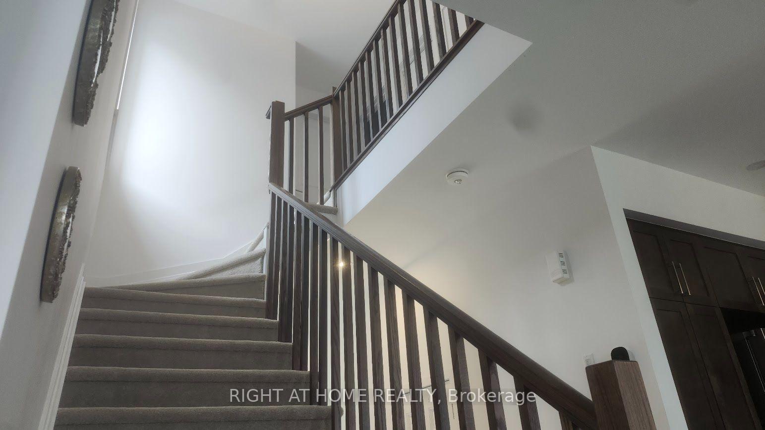 Photo 14 of 212 Trumpeter Grove, Ottawa, Riverside South/Gloucester Glen — HOMEH