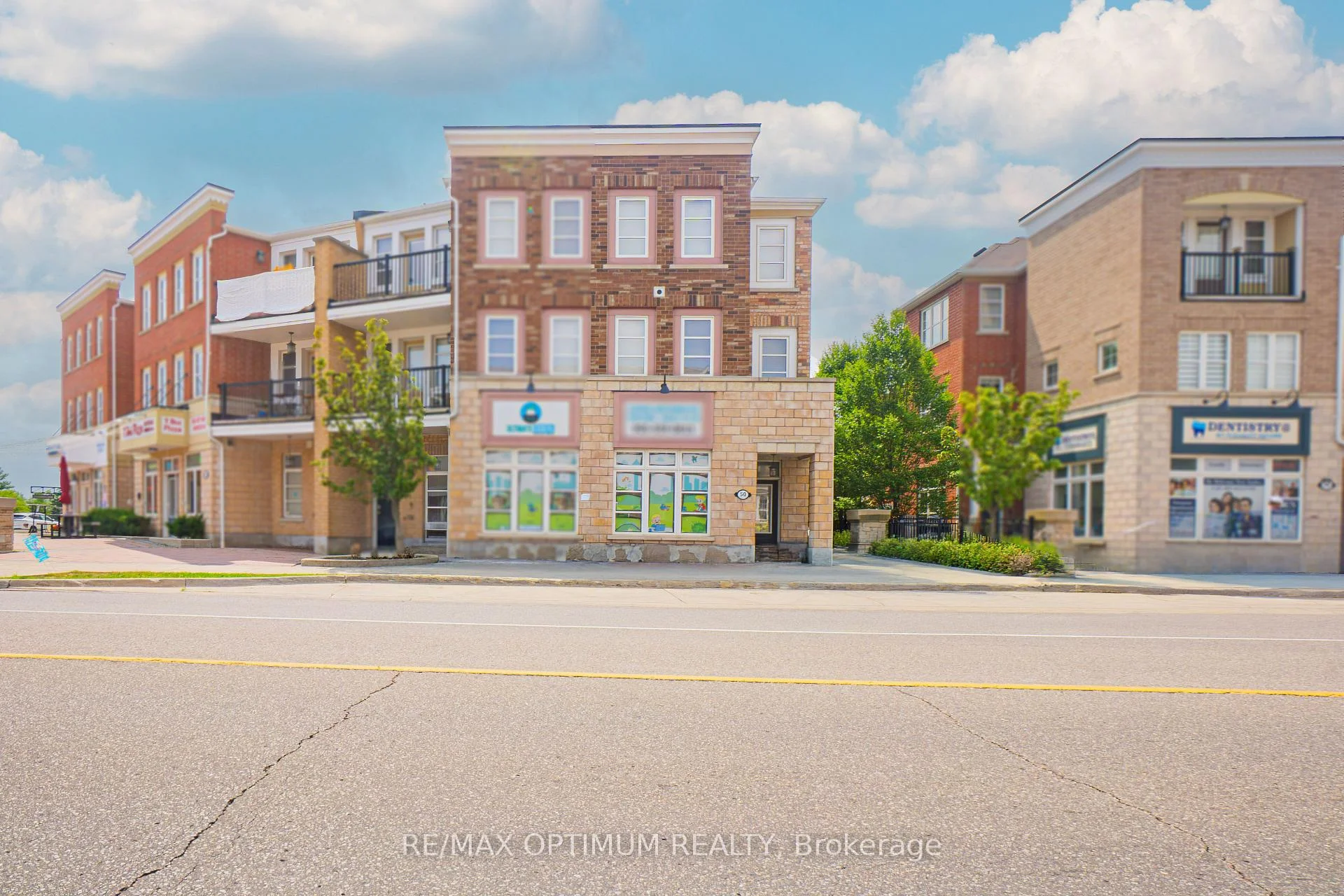 Photo 6 of 50 Baycliffe Crescent, Brampton, Northwest Brampton — HOMEH