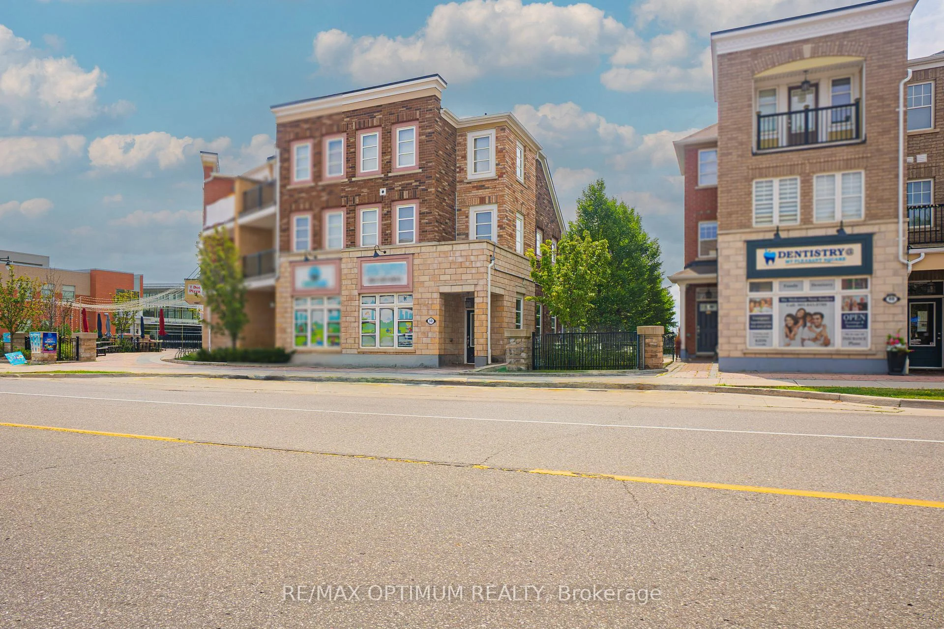 Photo 10 of 50 Baycliffe Crescent, Brampton, Northwest Brampton — HOMEH