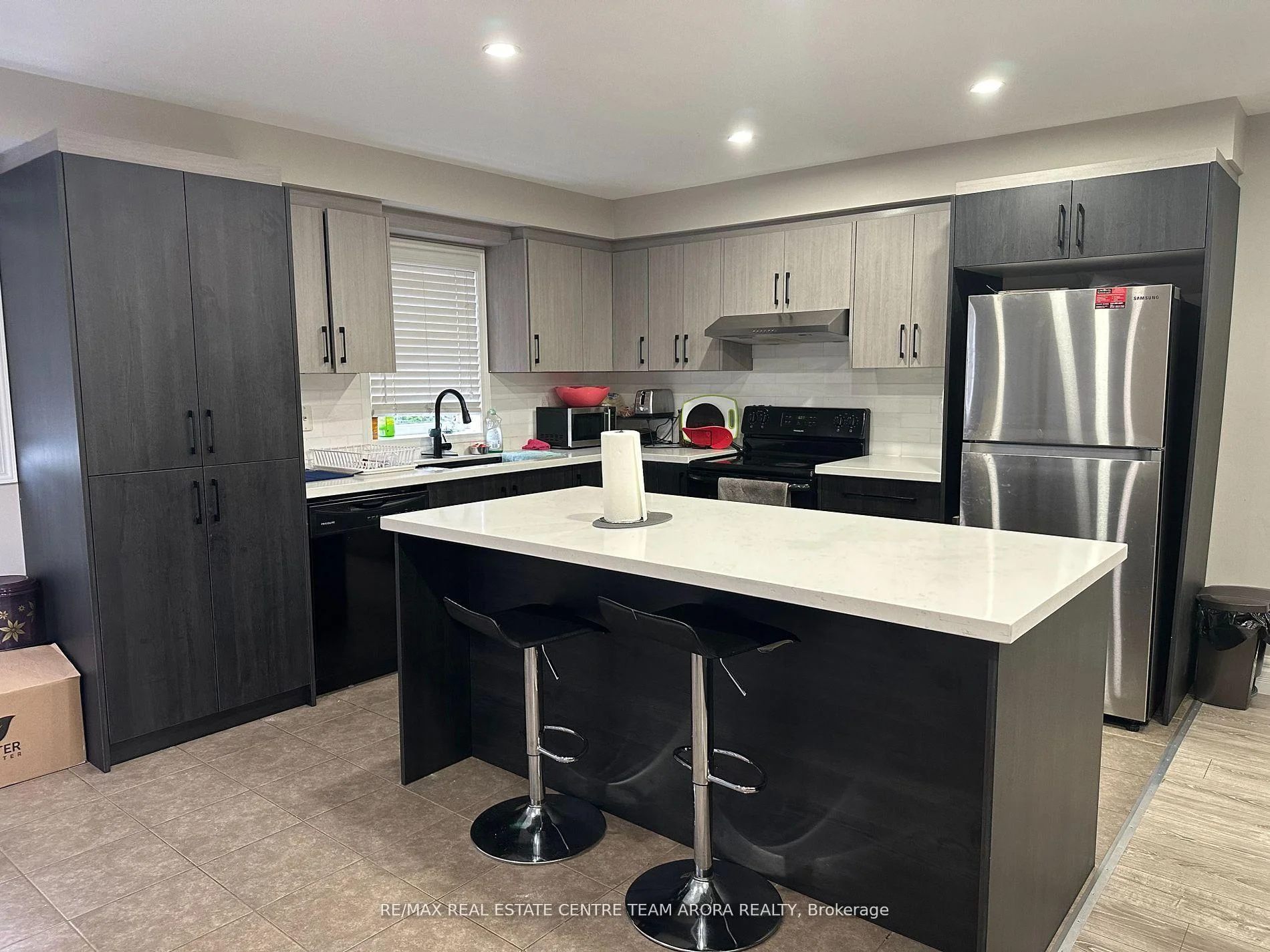 Photo 14 of 50 Baycliffe Crescent, Brampton, Northwest Brampton — HOMEH