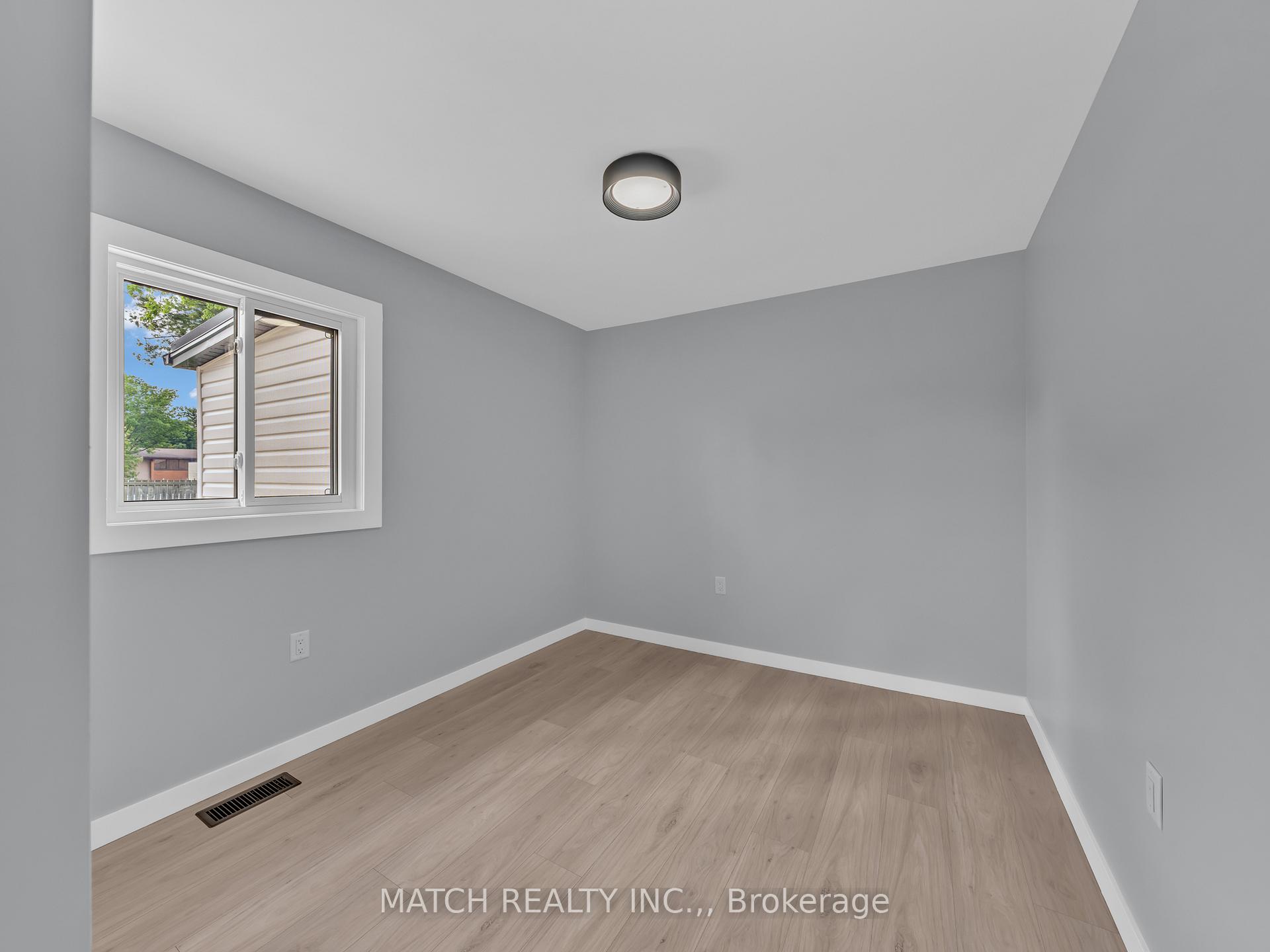 Photo 24 of 7 Oxley Drive, Chatham-Kent, Chatham — HOMEH