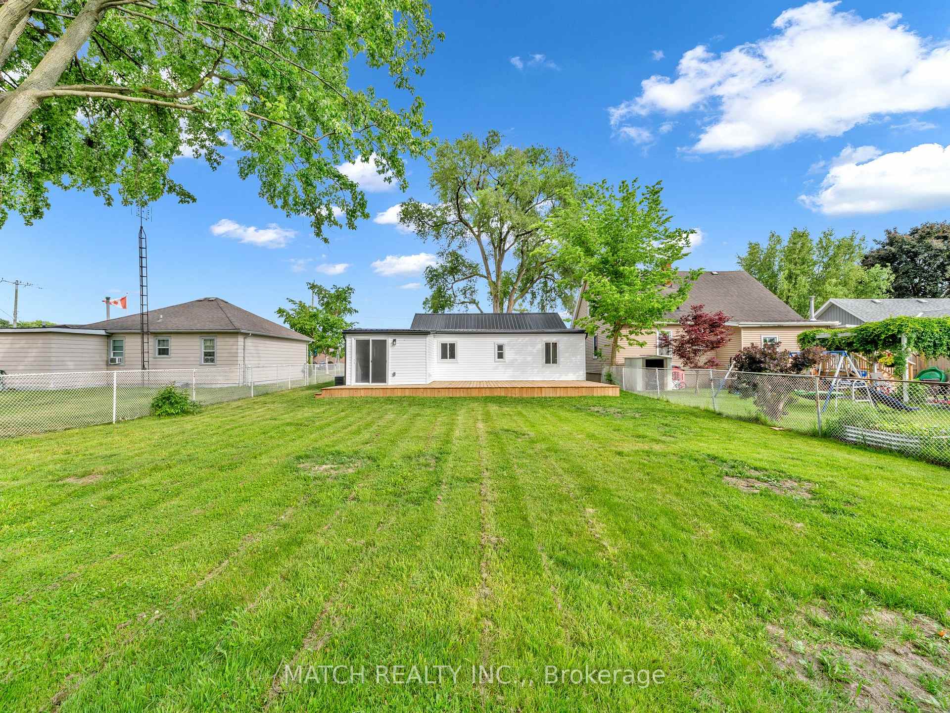 Photo 32 of 7 Oxley Drive, Chatham-Kent, Chatham — HOMEH
