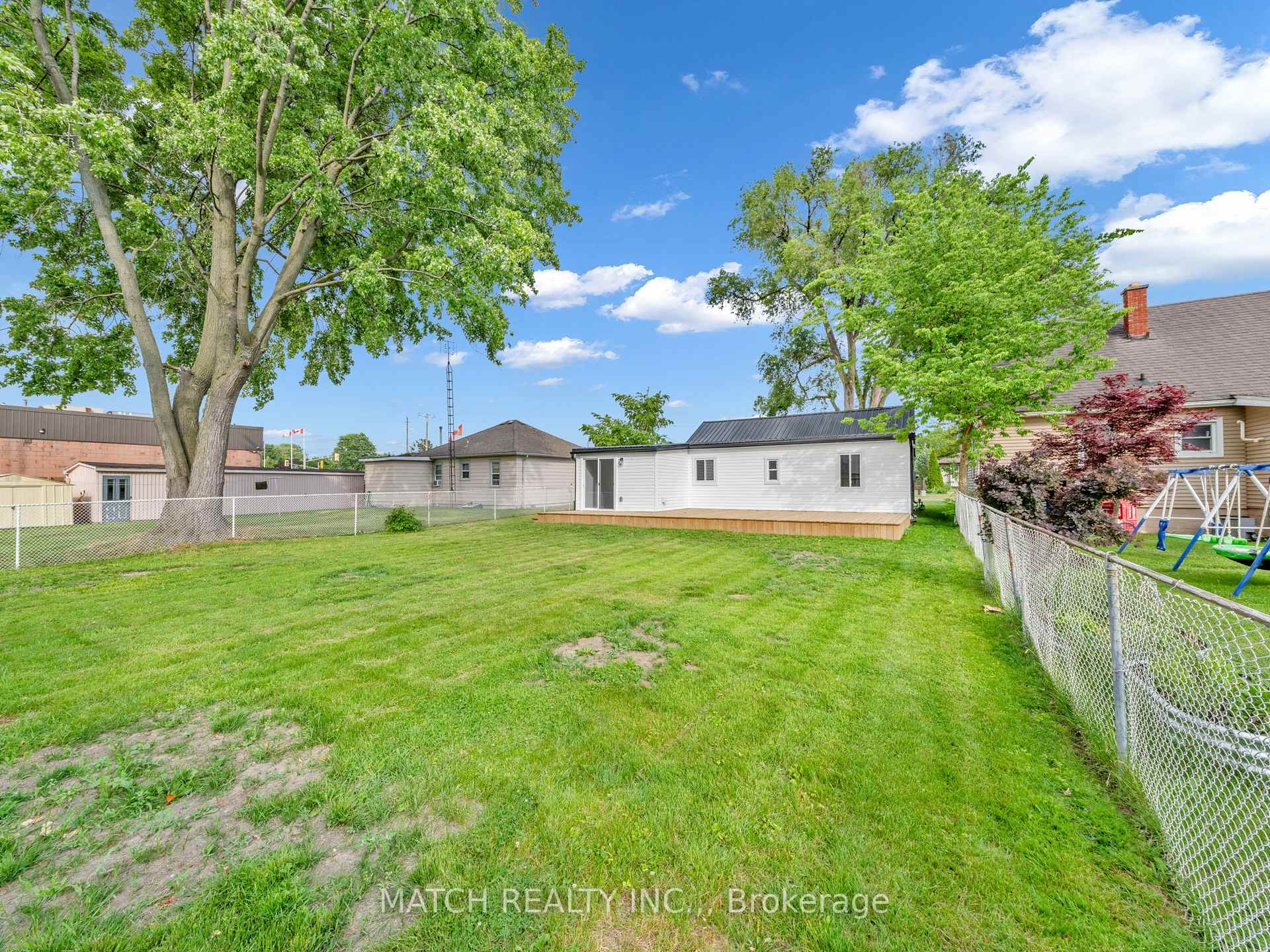 Photo 33 of 7 Oxley Drive, Chatham-Kent, Chatham — HOMEH