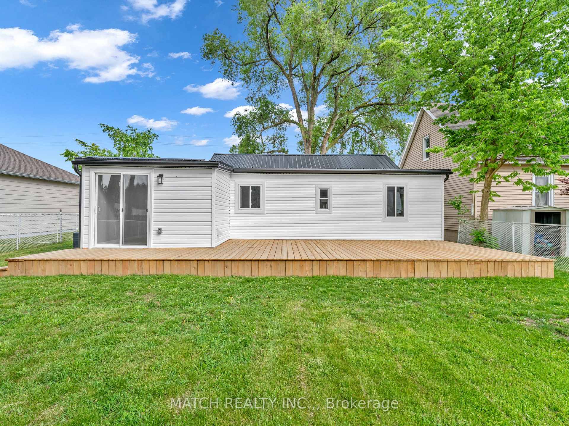 Photo 35 of 7 Oxley Drive, Chatham-Kent, Chatham — HOMEH