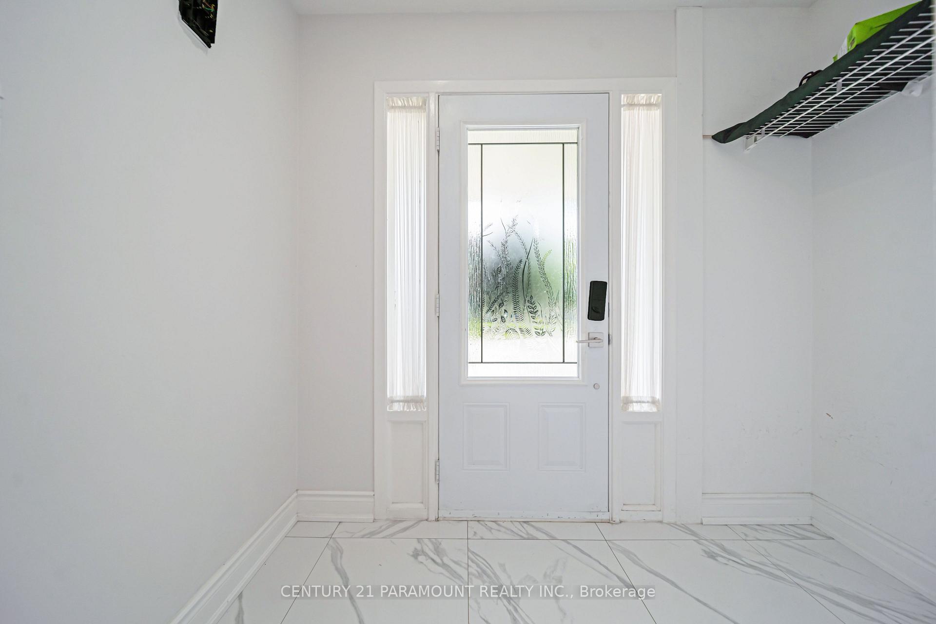 Photo 4 of 11 Gondola Crescent, Brampton, Northgate — HOMEH