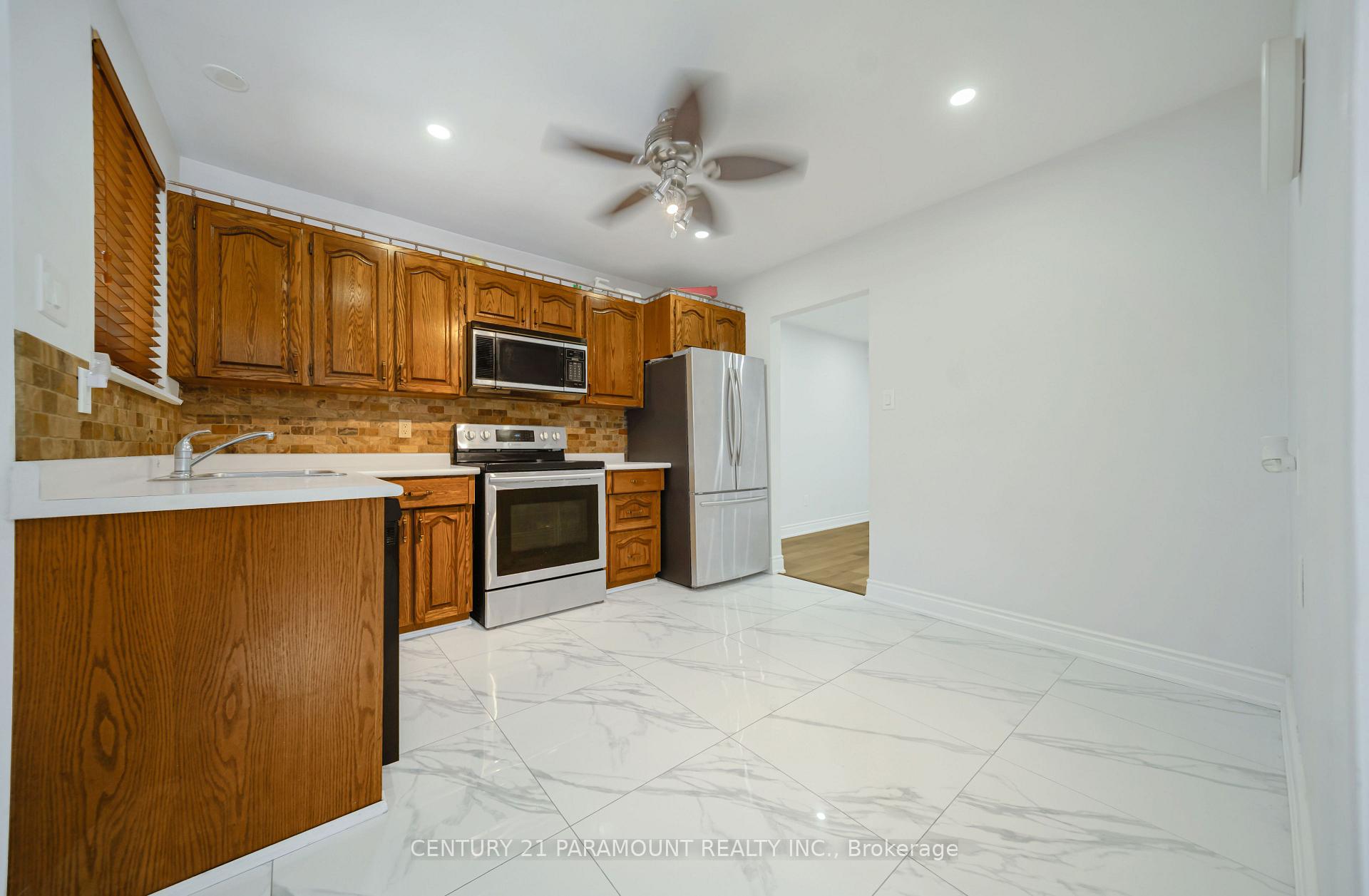 Photo 5 of 11 Gondola Crescent, Brampton, Northgate — HOMEH