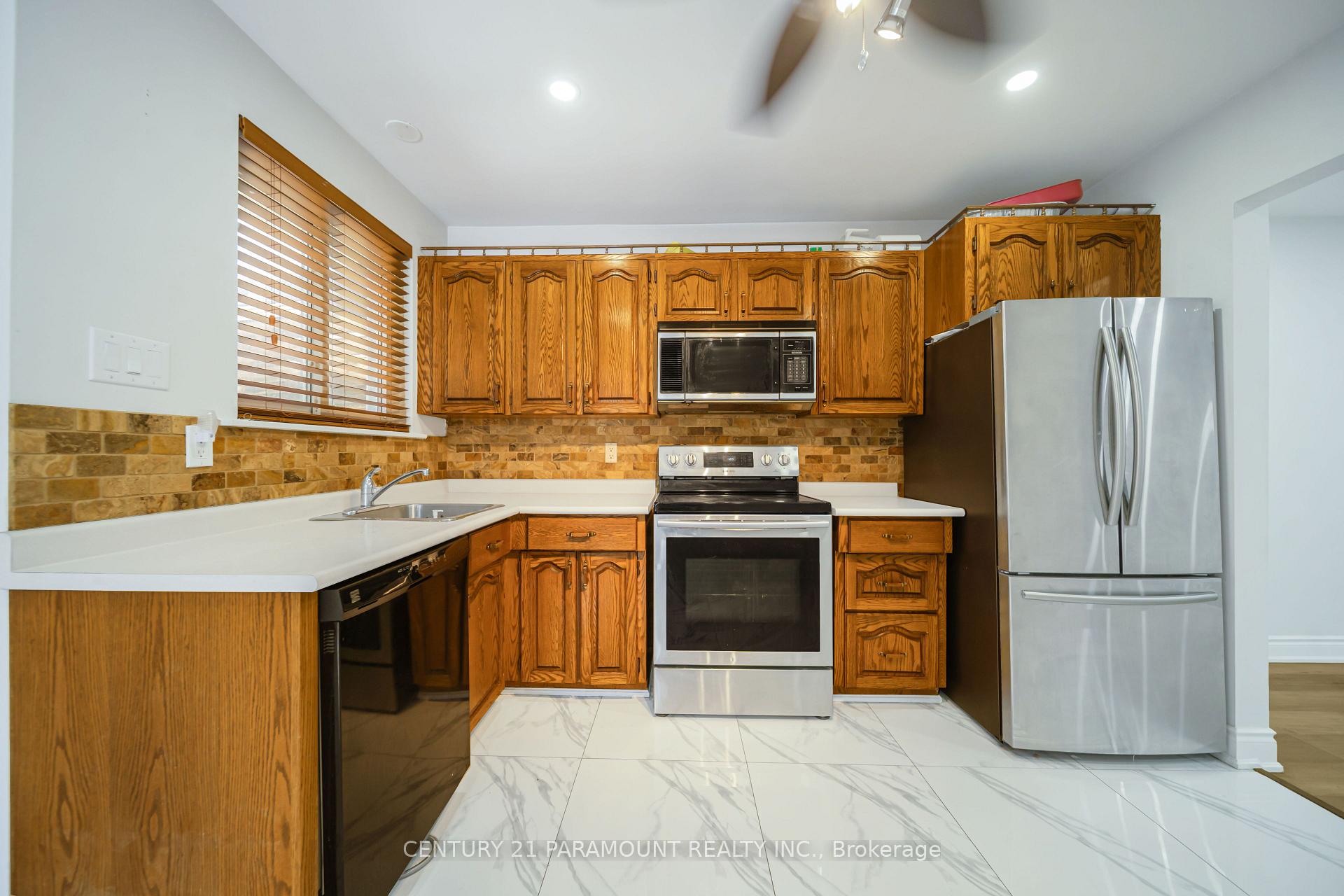 Photo 6 of 11 Gondola Crescent, Brampton, Northgate — HOMEH