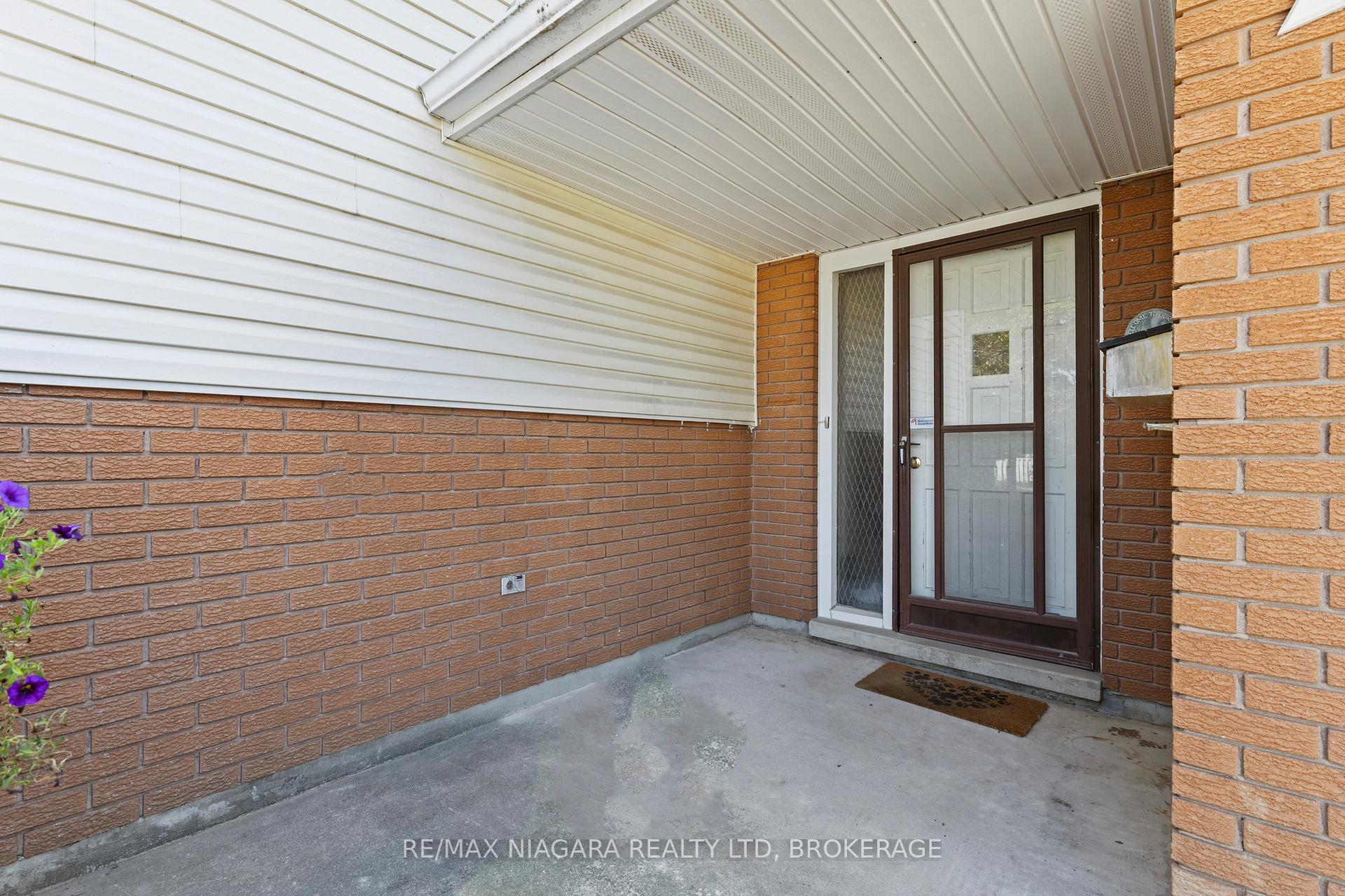 Photo 4 of 74 Westwood Crescent, Welland, Prince Charles — HOMEH