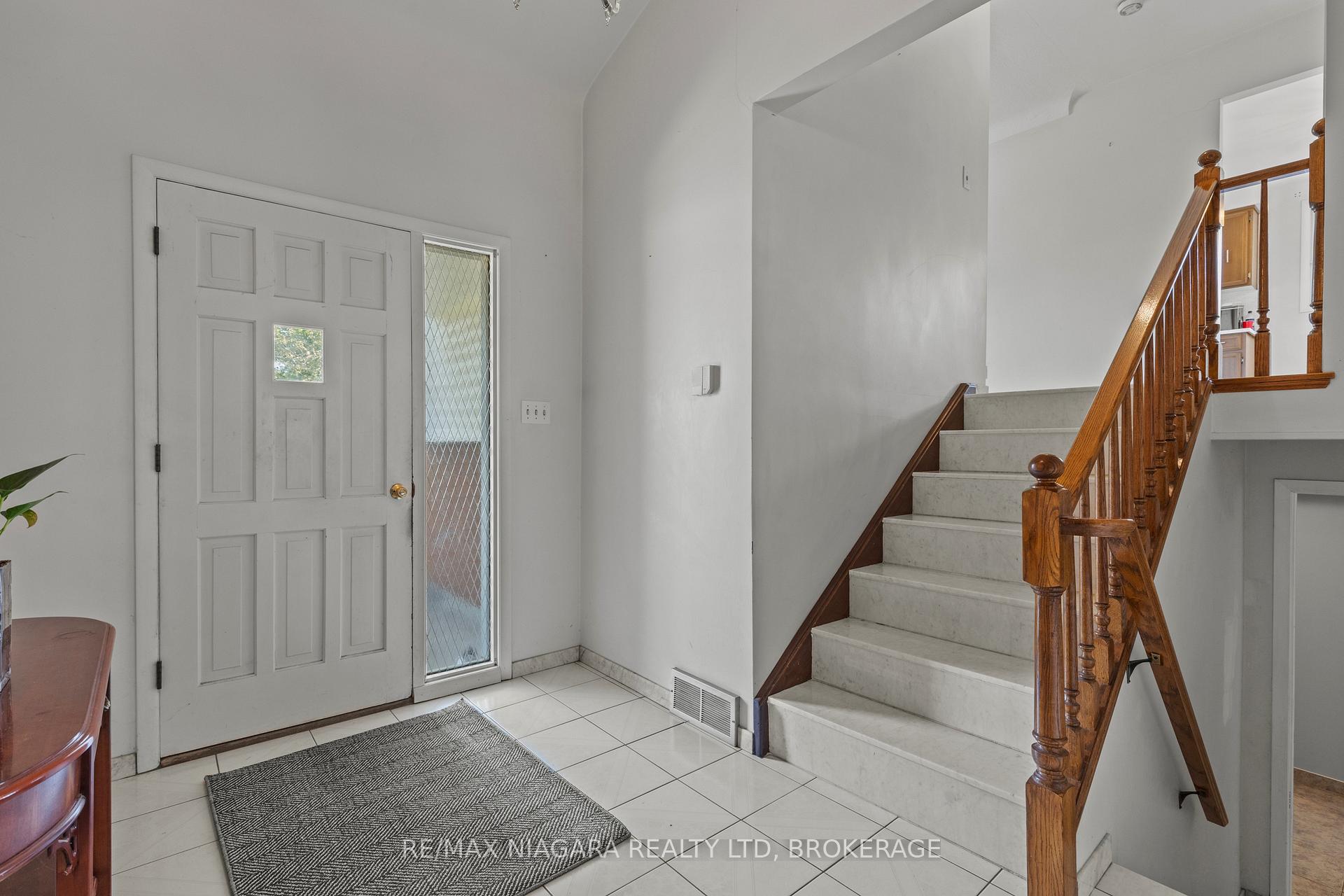 Photo 5 of 74 Westwood Crescent, Welland, Prince Charles — HOMEH