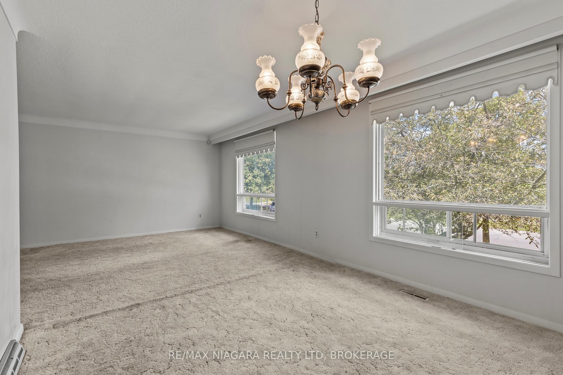 Photo 9 of 74 Westwood Crescent, Welland, Prince Charles — HOMEH