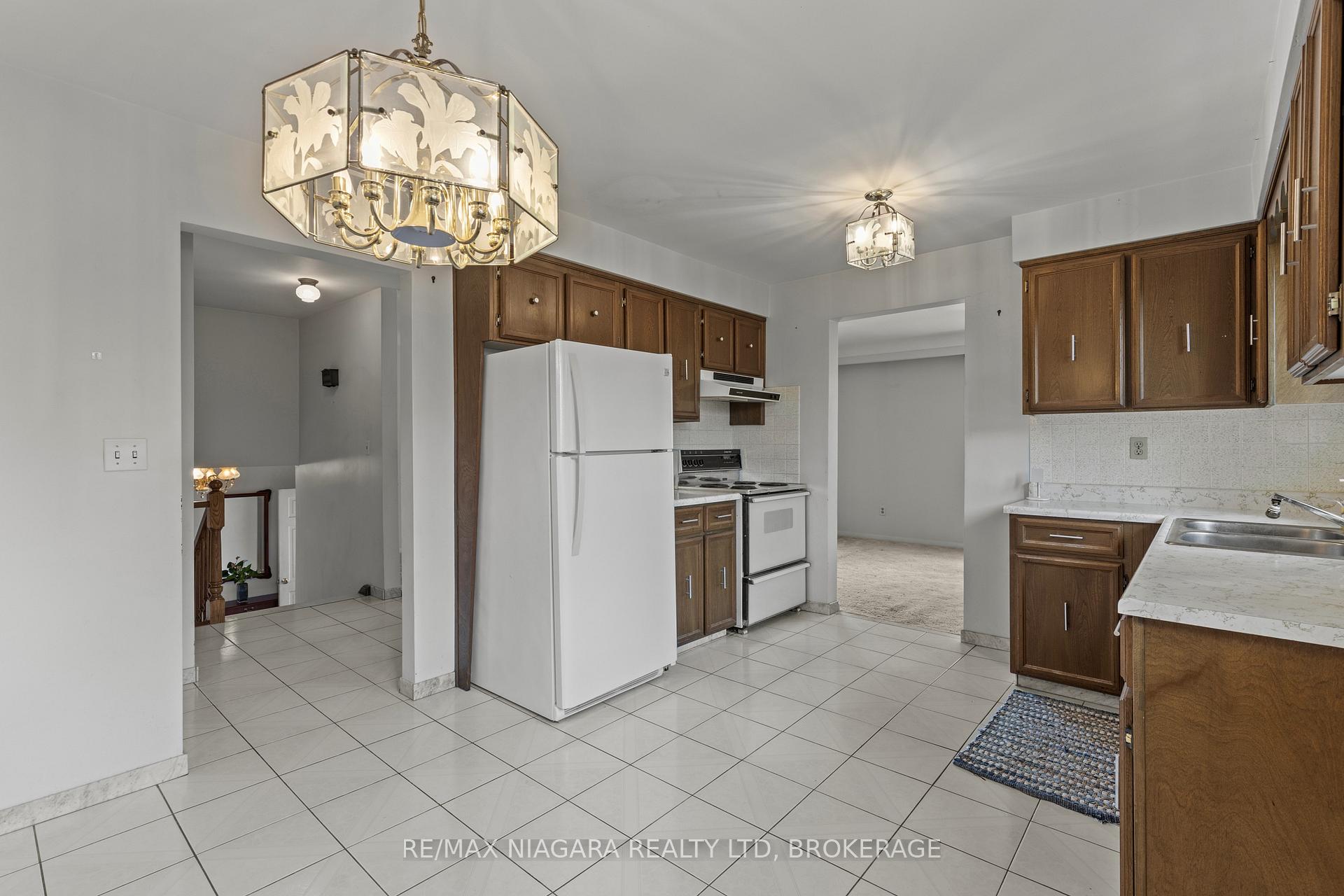 Photo 11 of 74 Westwood Crescent, Welland, Prince Charles — HOMEH