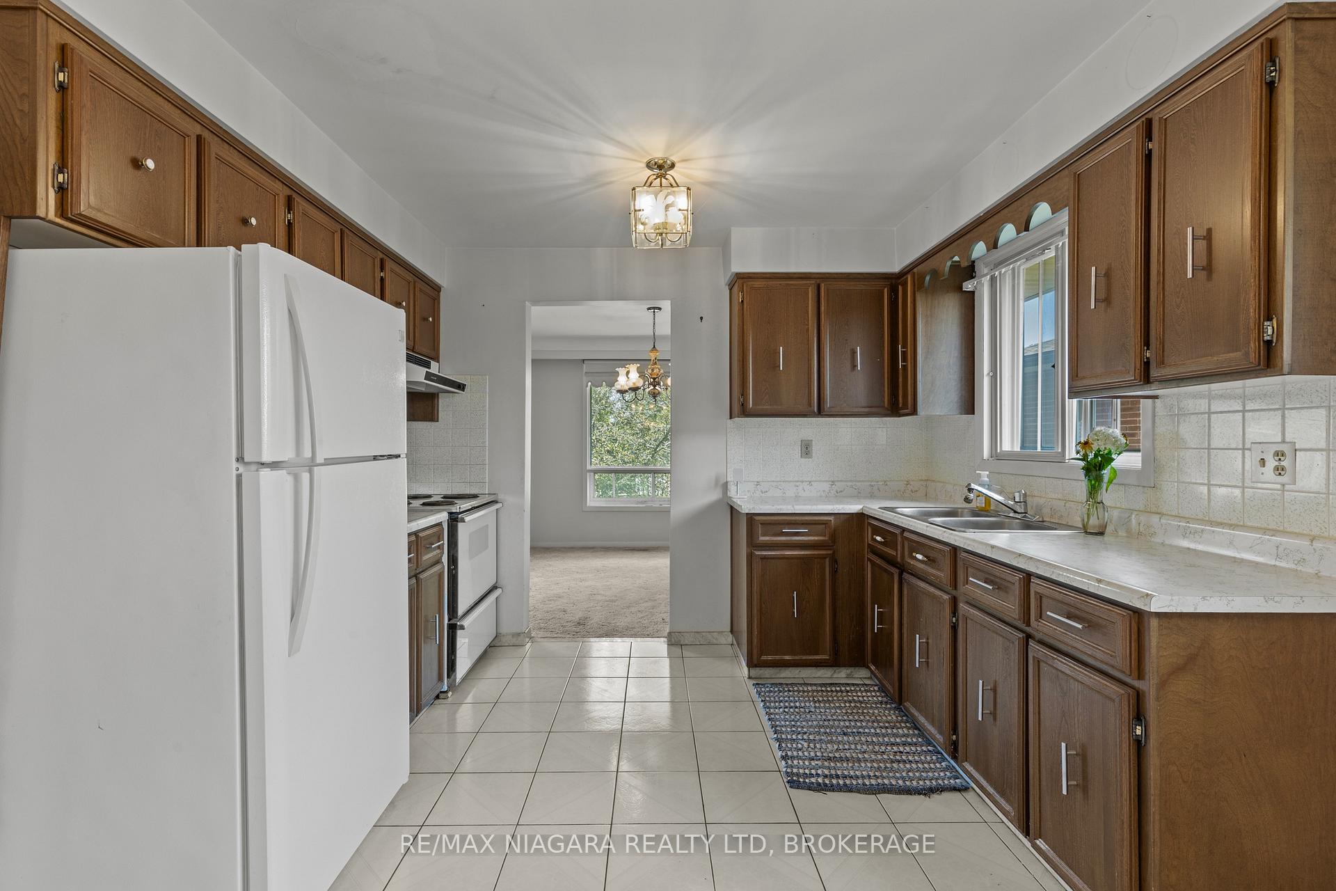 Photo 12 of 74 Westwood Crescent, Welland, Prince Charles — HOMEH