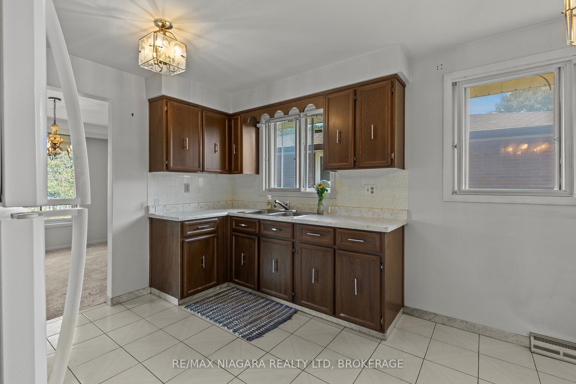 Photo 13 of 74 Westwood Crescent, Welland, Prince Charles — HOMEH