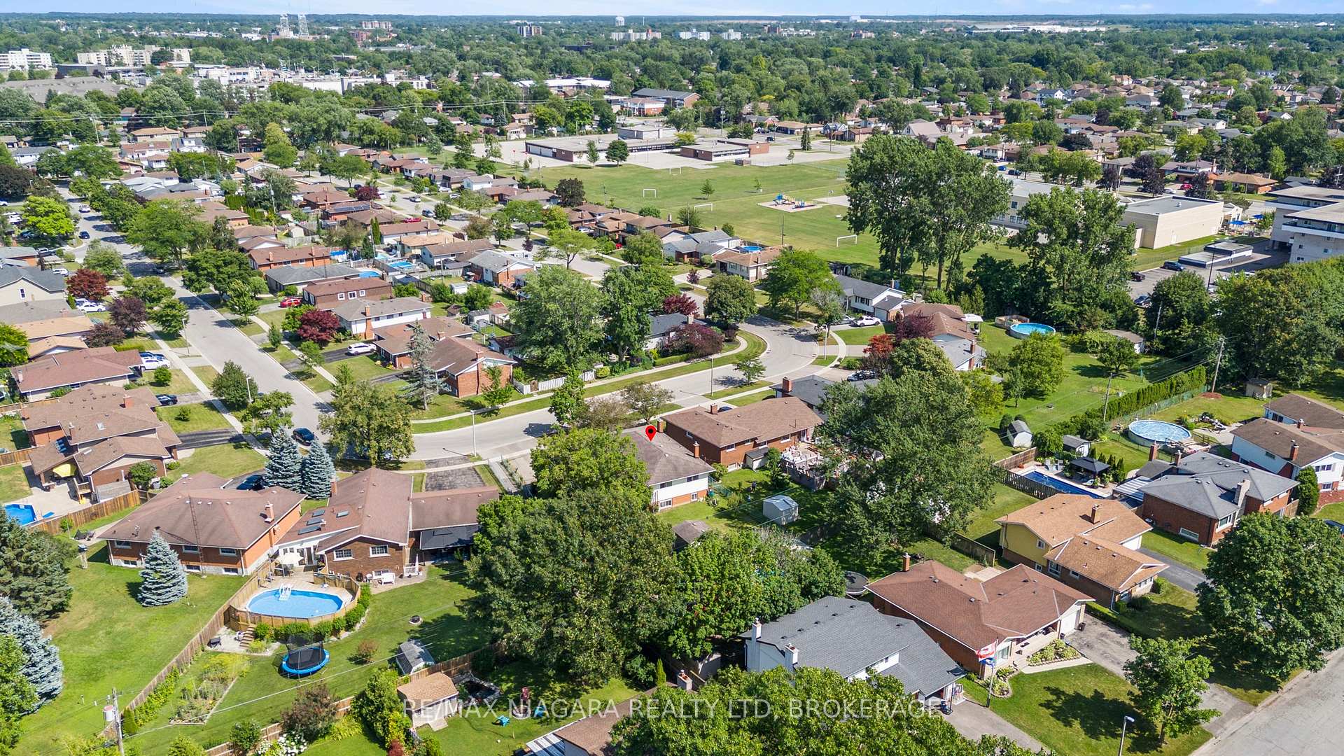 Photo 32 of 74 Westwood Crescent, Welland, Prince Charles — HOMEH