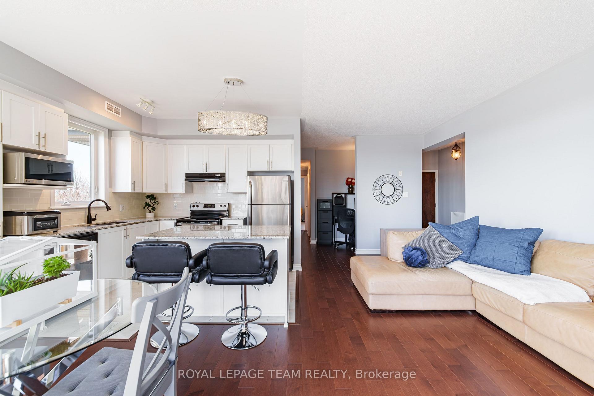 Photo 4 of Unit E, 67 Tipperary Private, Ottawa, Barrhaven - Longfields — HOMEH
