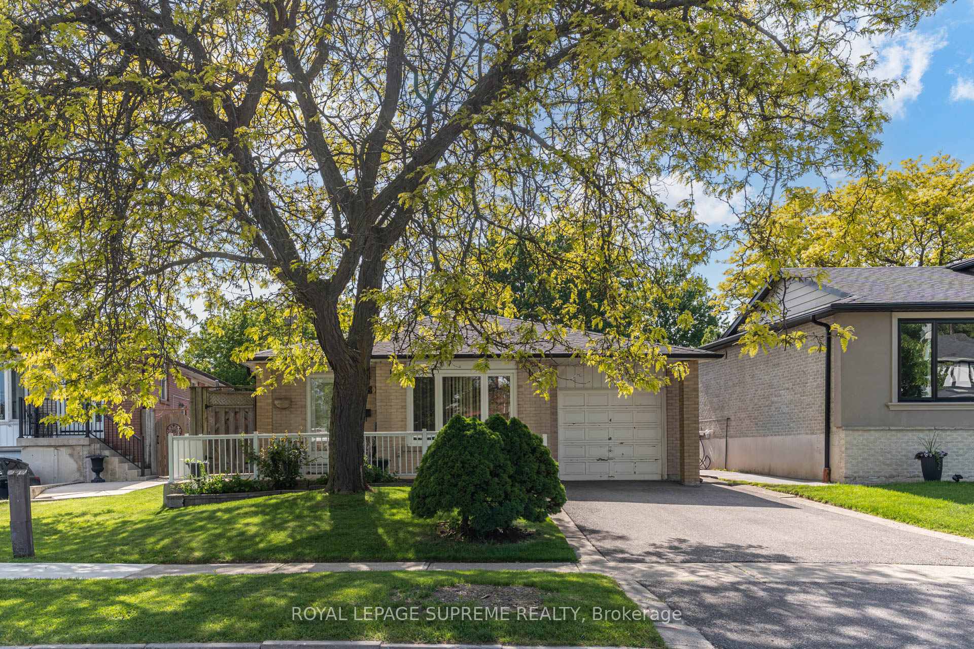 Photo 2 of 7236 Meyer Drive, Mississauga, Malton — HOMEH