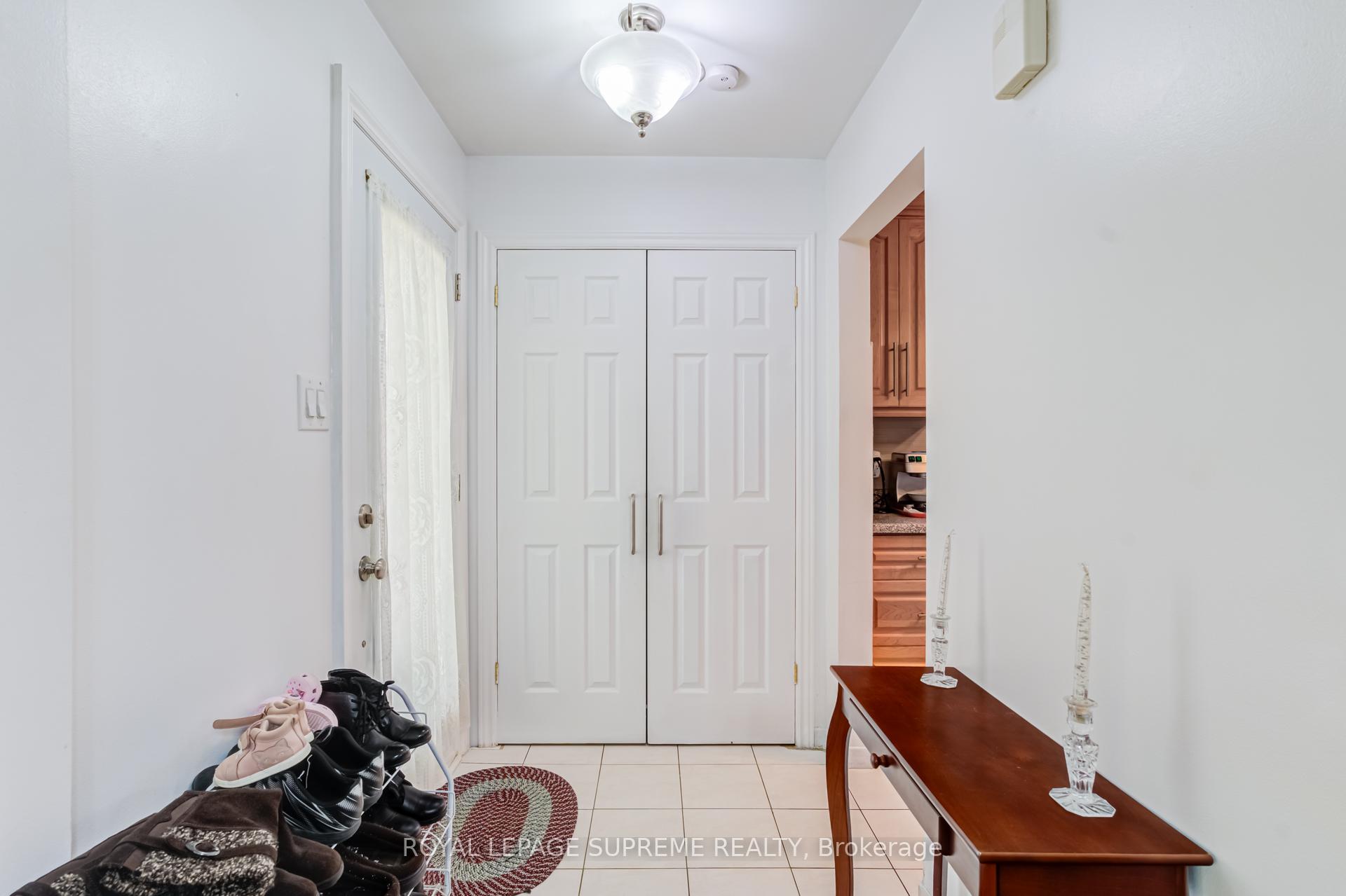 Photo 4 of 7236 Meyer Drive, Mississauga, Malton — HOMEH