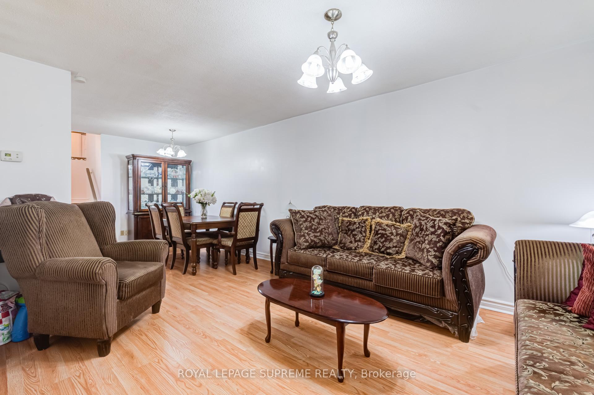 Photo 6 of 7236 Meyer Drive, Mississauga, Malton — HOMEH