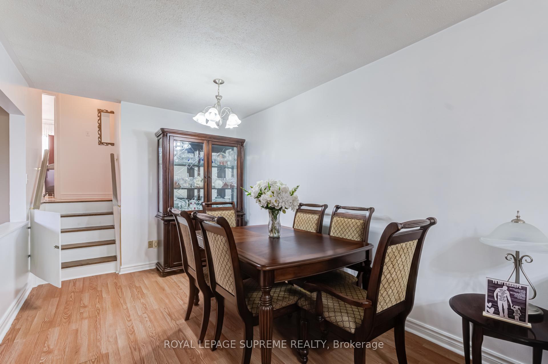 Photo 7 of 7236 Meyer Drive, Mississauga, Malton — HOMEH