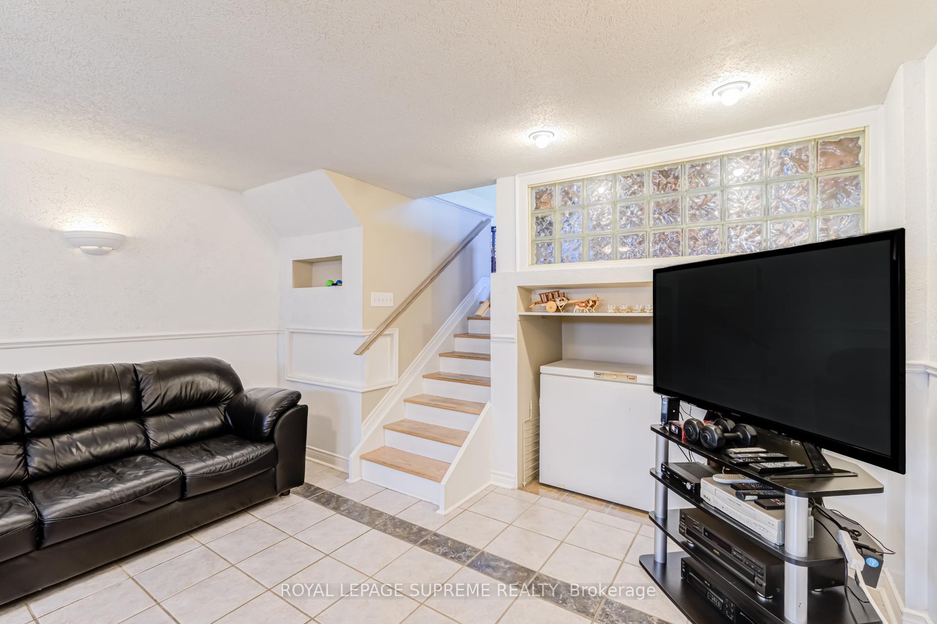 Photo 23 of 7236 Meyer Drive, Mississauga, Malton — HOMEH