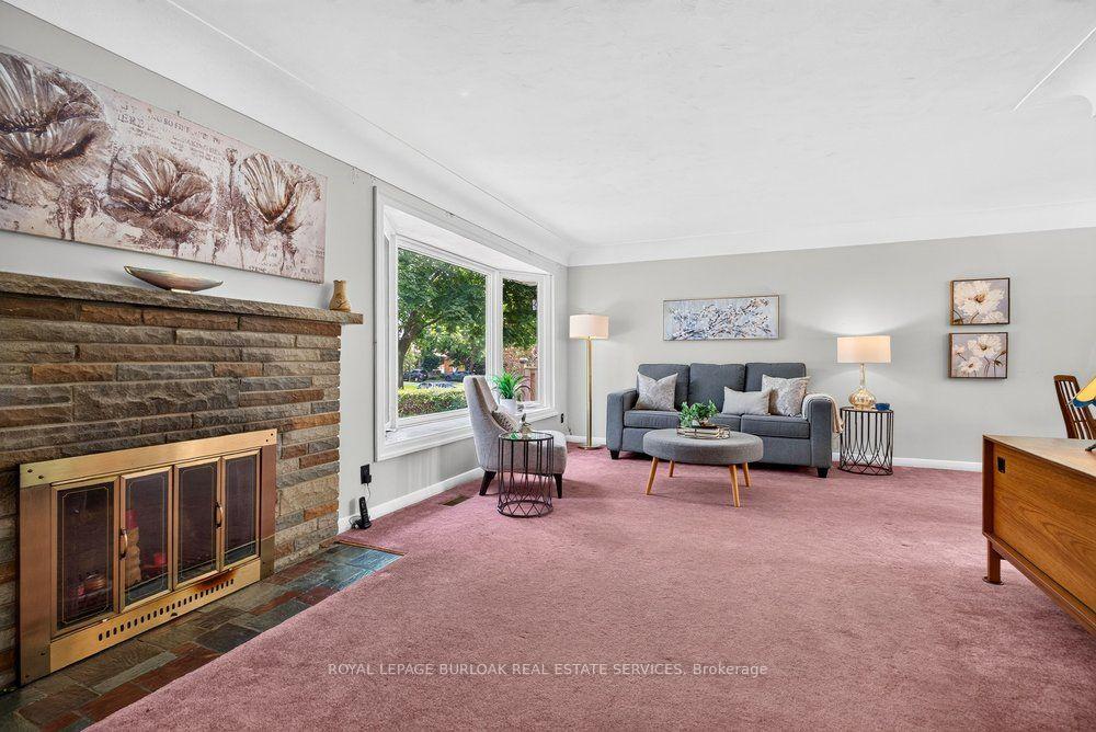 Photo 4 of 392 Henderson Road, Burlington, Shoreacres — HOMEH