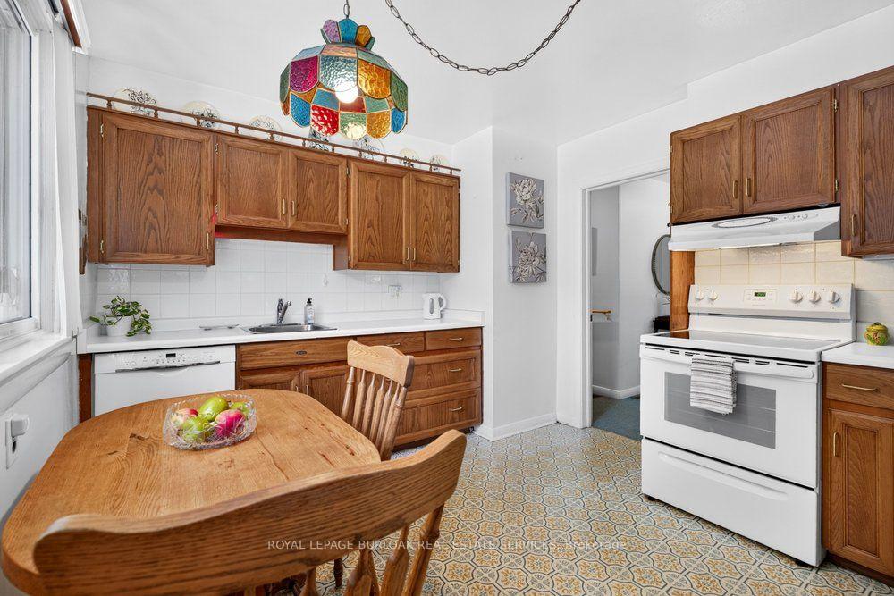 Photo 12 of 392 Henderson Road, Burlington, Shoreacres — HOMEH