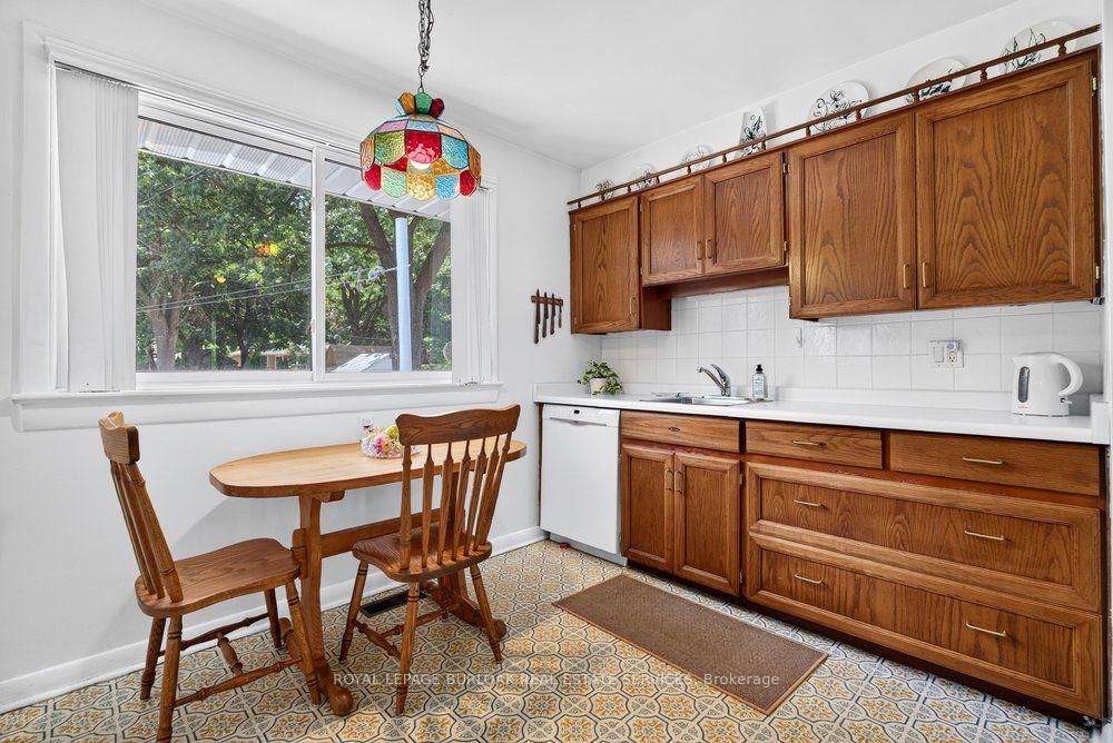 Photo 13 of 392 Henderson Road, Burlington, Shoreacres — HOMEH