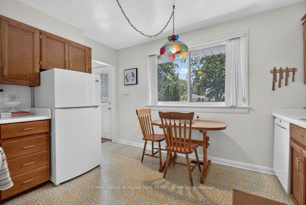 Photo 14 of 392 Henderson Road, Burlington, Shoreacres — HOMEH
