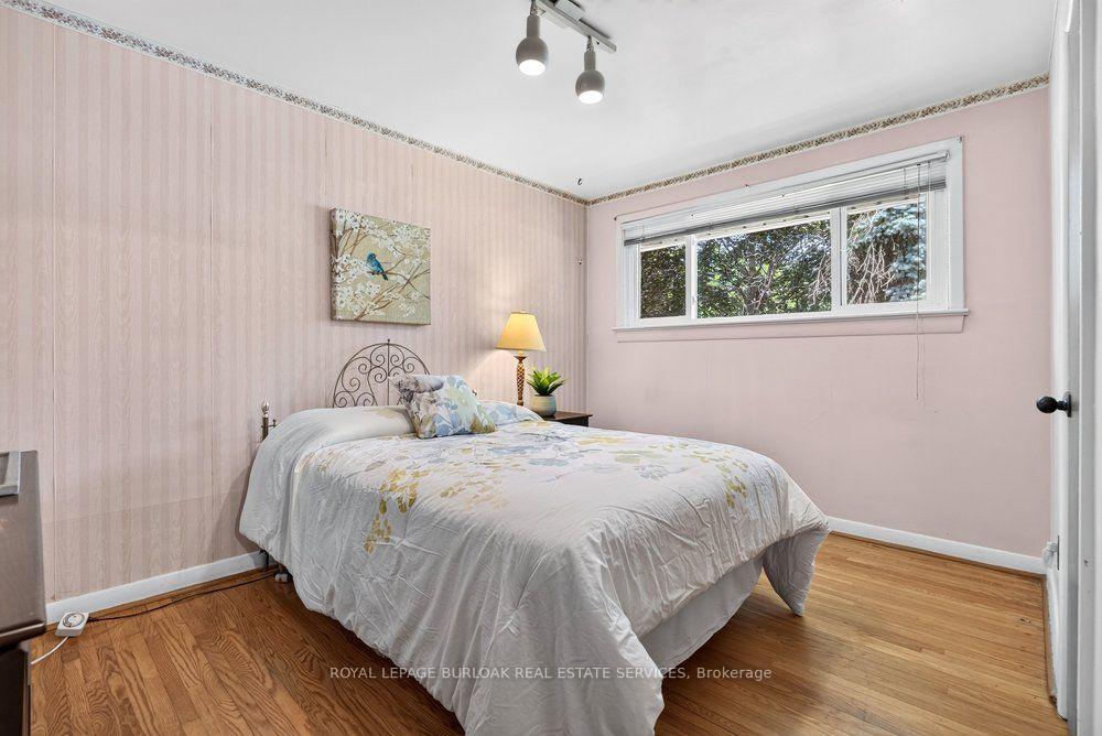 Photo 17 of 392 Henderson Road, Burlington, Shoreacres — HOMEH