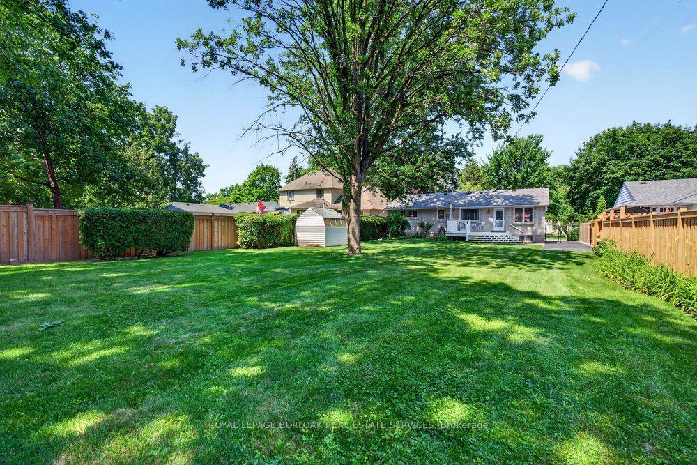 Photo 24 of 392 Henderson Road, Burlington, Shoreacres — HOMEH