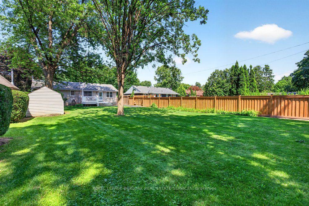 Photo 25 of 392 Henderson Road, Burlington, Shoreacres — HOMEH