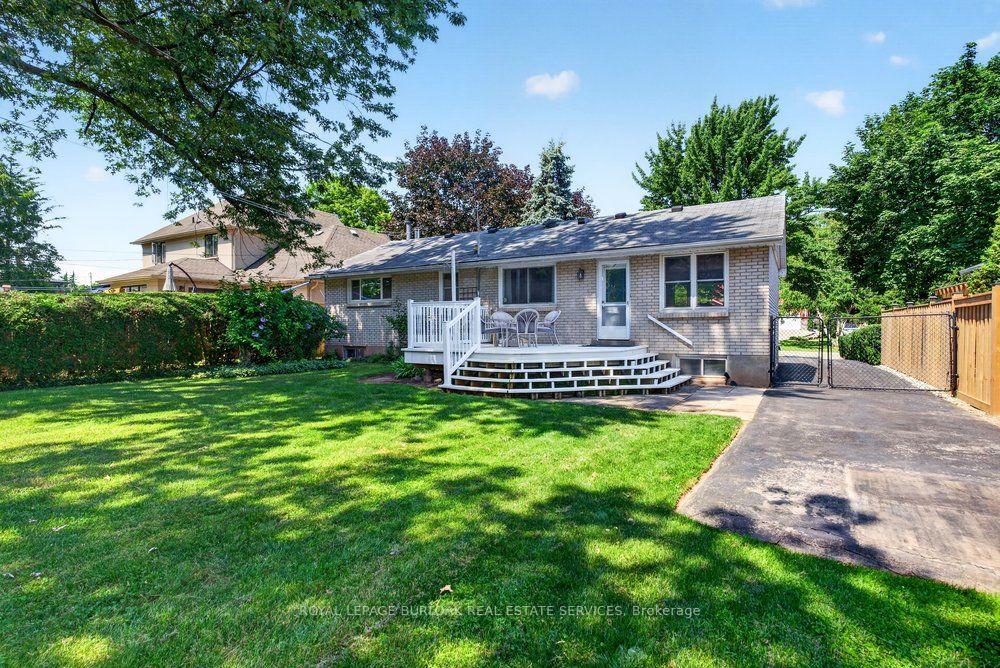 Photo 26 of 392 Henderson Road, Burlington, Shoreacres — HOMEH