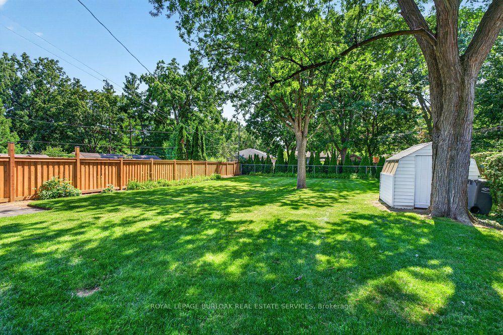 Photo 29 of 392 Henderson Road, Burlington, Shoreacres — HOMEH