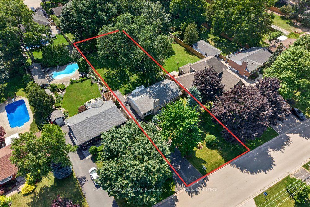Photo 30 of 392 Henderson Road, Burlington, Shoreacres — HOMEH