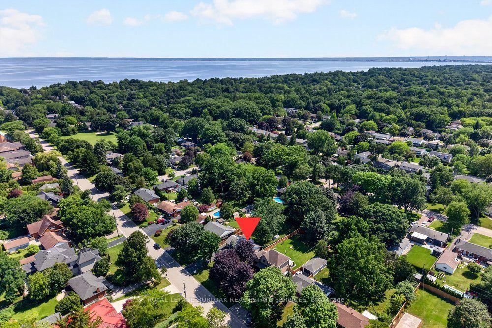 Photo 31 of 392 Henderson Road, Burlington, Shoreacres — HOMEH
