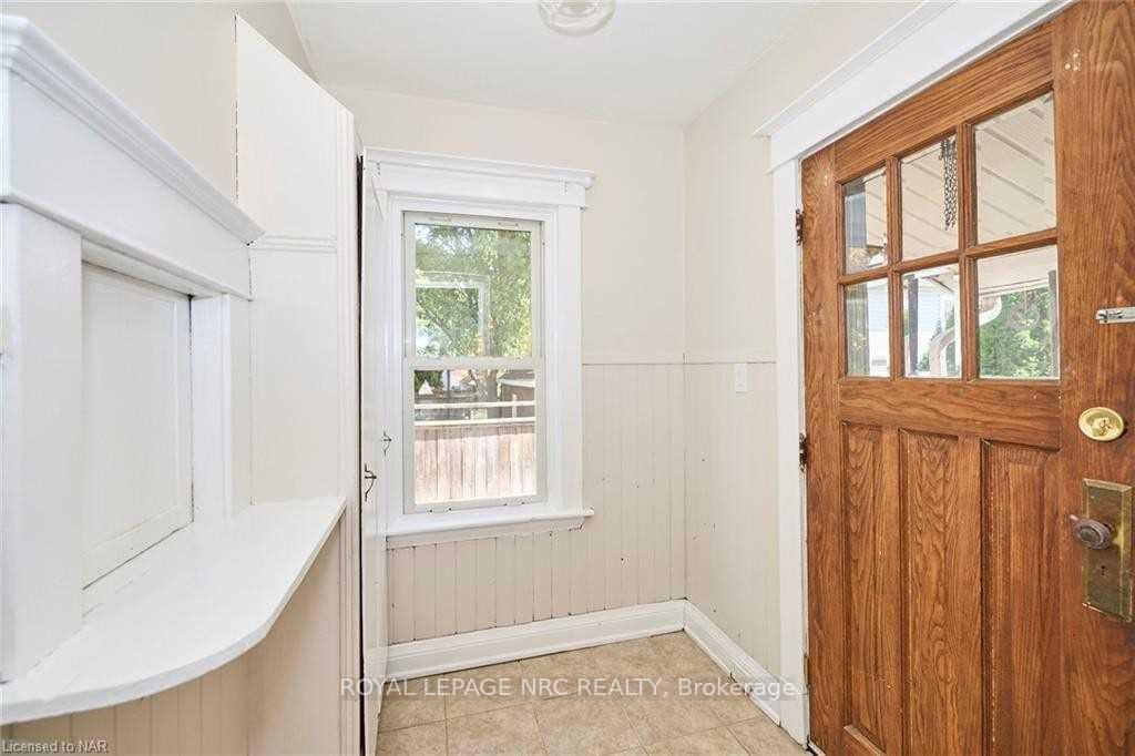 Photo 14 of 4592 Sixth Avenue, Niagara Falls, Cherrywood — HOMEH